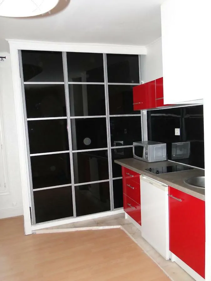 Appartement Entre Trocadero Et Champs Elyses *